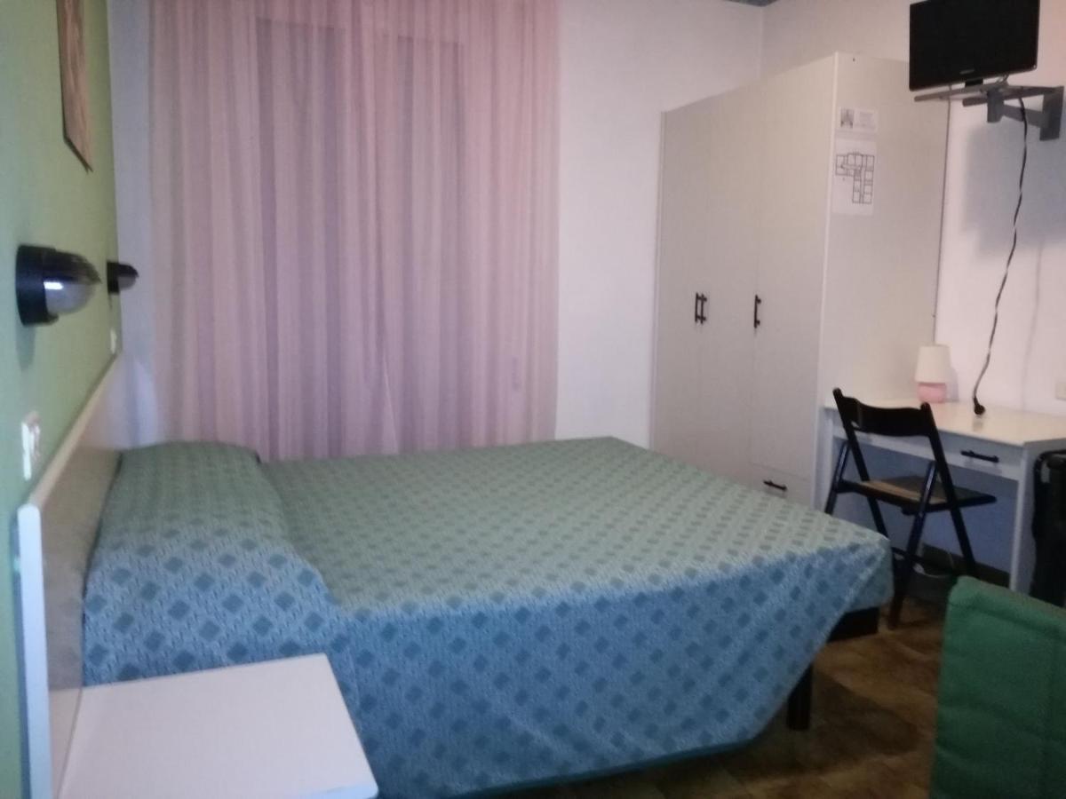 Hotel Biancospino リミニ エクステリア 写真